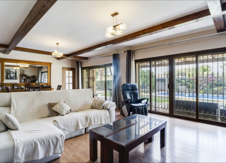 Reventa - House - Detached Villa - Marbella - Las Chapas