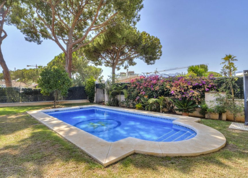 Reventa - House - Detached Villa - Marbella - Las Chapas