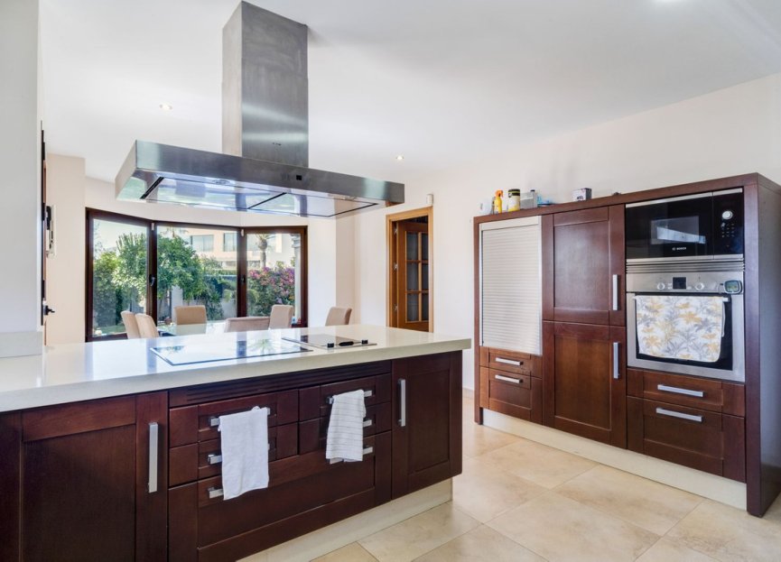 Reventa - House - Detached Villa - Marbella - Las Chapas