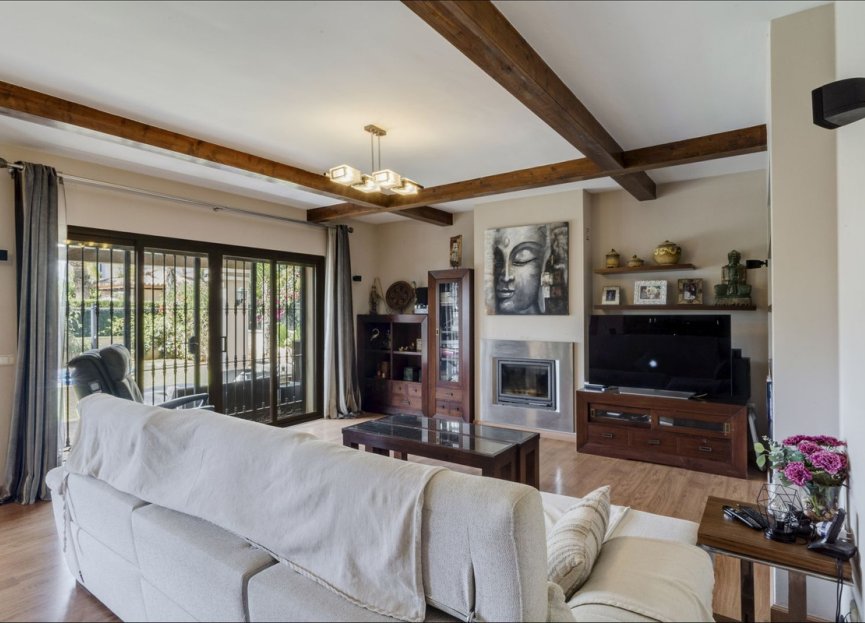 Reventa - House - Detached Villa - Marbella - Las Chapas