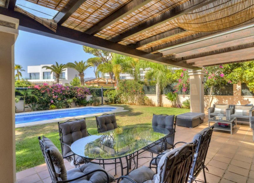 Reventa - House - Detached Villa - Marbella - Las Chapas