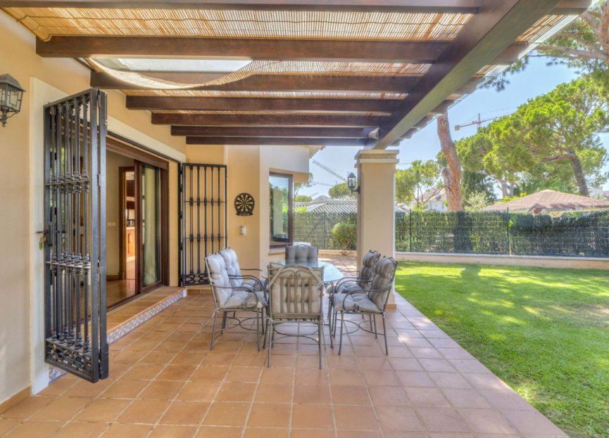 Reventa - House - Detached Villa - Marbella - Las Chapas