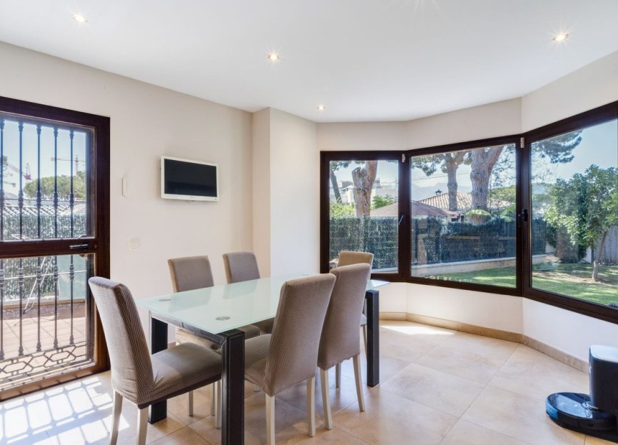 Reventa - House - Detached Villa - Marbella - Las Chapas