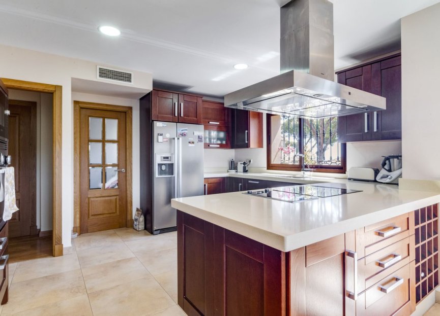 Reventa - House - Detached Villa - Marbella - Las Chapas