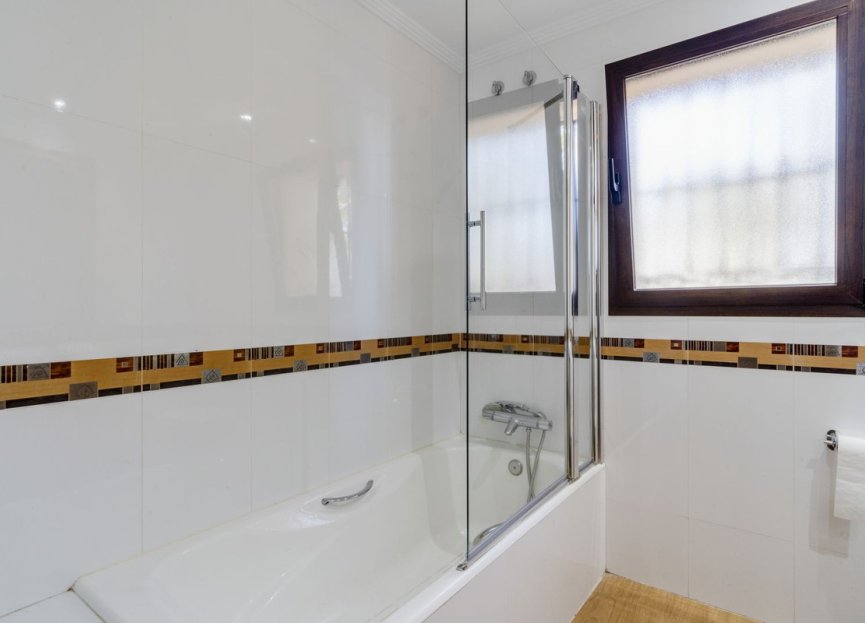 Reventa - House - Detached Villa - Marbella - Las Chapas