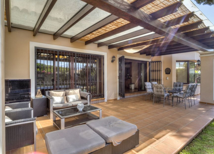 Reventa - House - Detached Villa - Marbella - Las Chapas