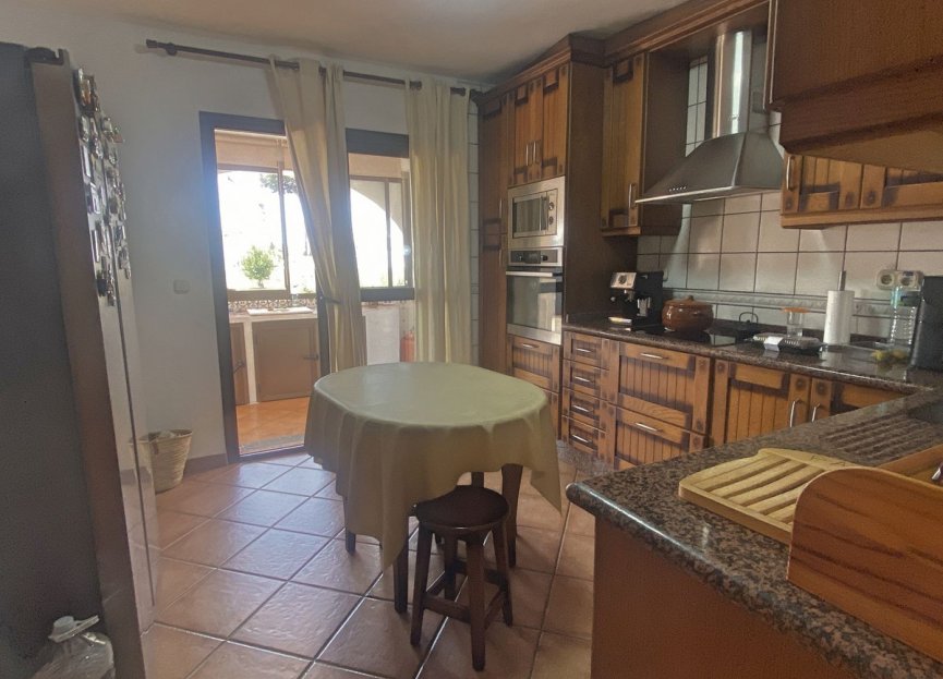 Resale - House - Detached Villa - Marbella - Elviria