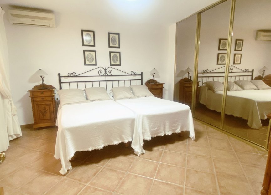 Resale - House - Detached Villa - Marbella - Elviria