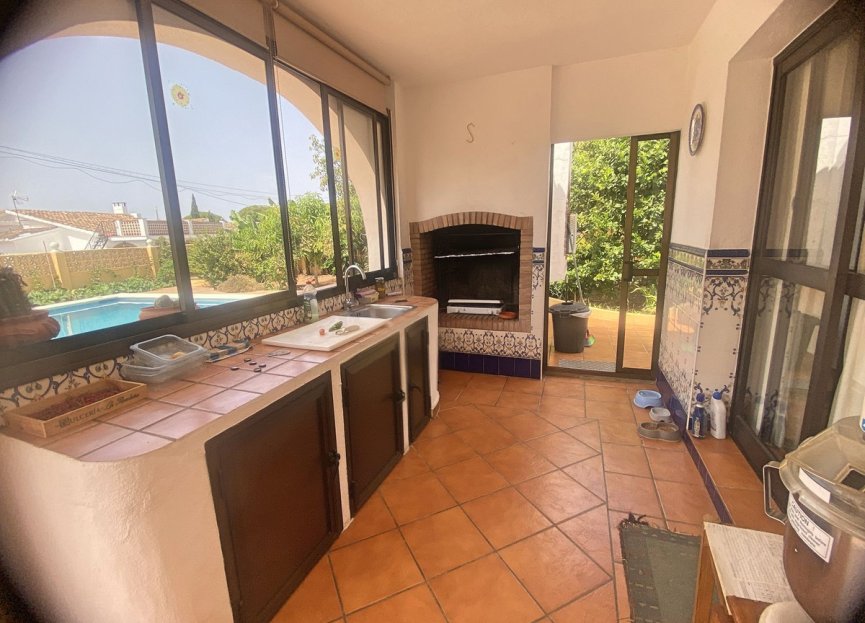Resale - House - Detached Villa - Marbella - Elviria