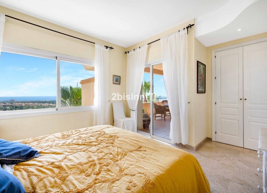 Resale - Apartment - Middle Floor Apartment - Marbella - Elviria