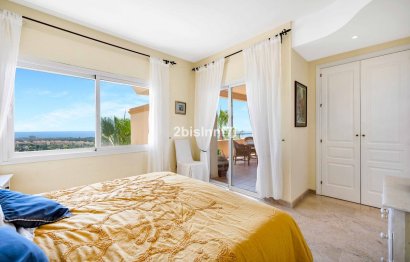 Resale - Apartment - Middle Floor Apartment - Marbella - Elviria