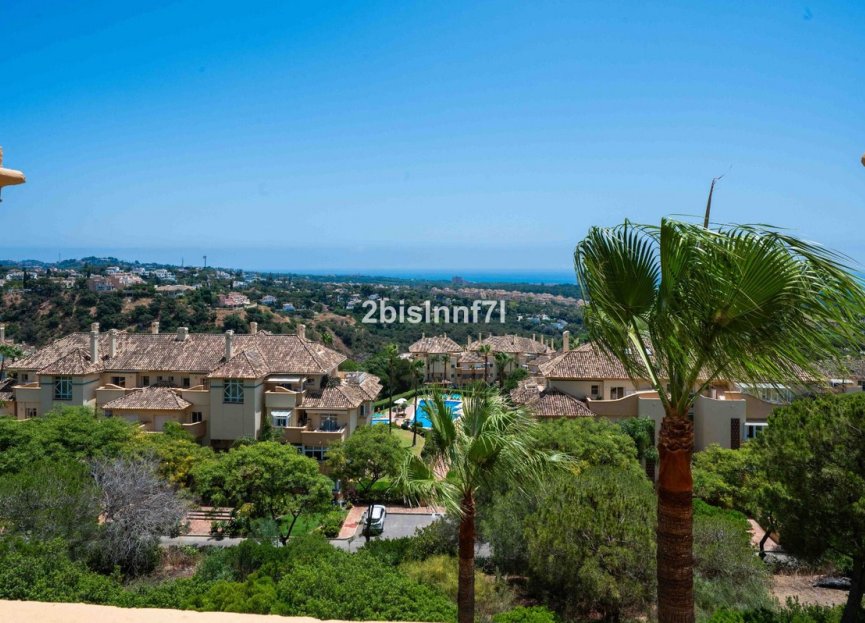Resale - Apartment - Middle Floor Apartment - Marbella - Elviria