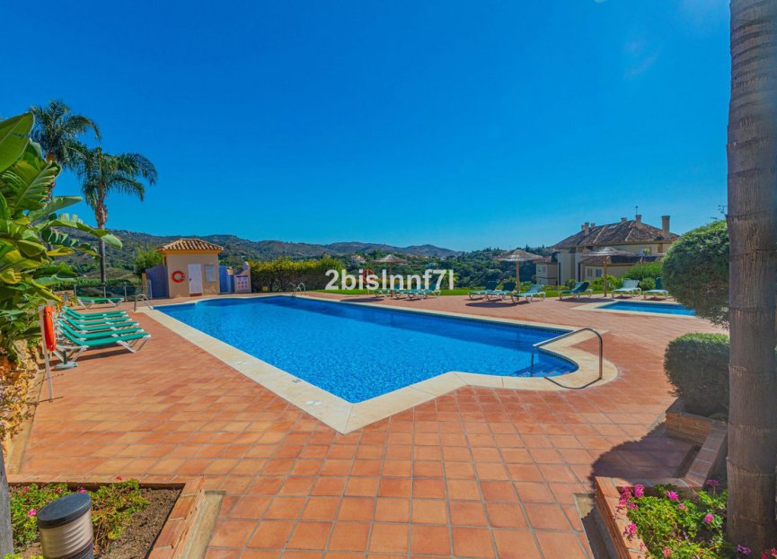 Resale - Apartment - Middle Floor Apartment - Marbella - Elviria