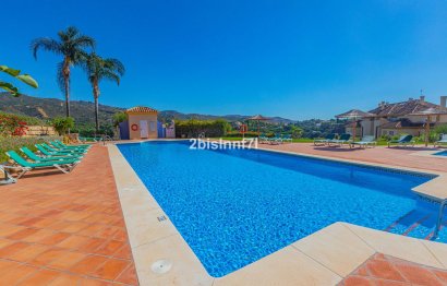 Resale - Apartment - Middle Floor Apartment - Marbella - Elviria