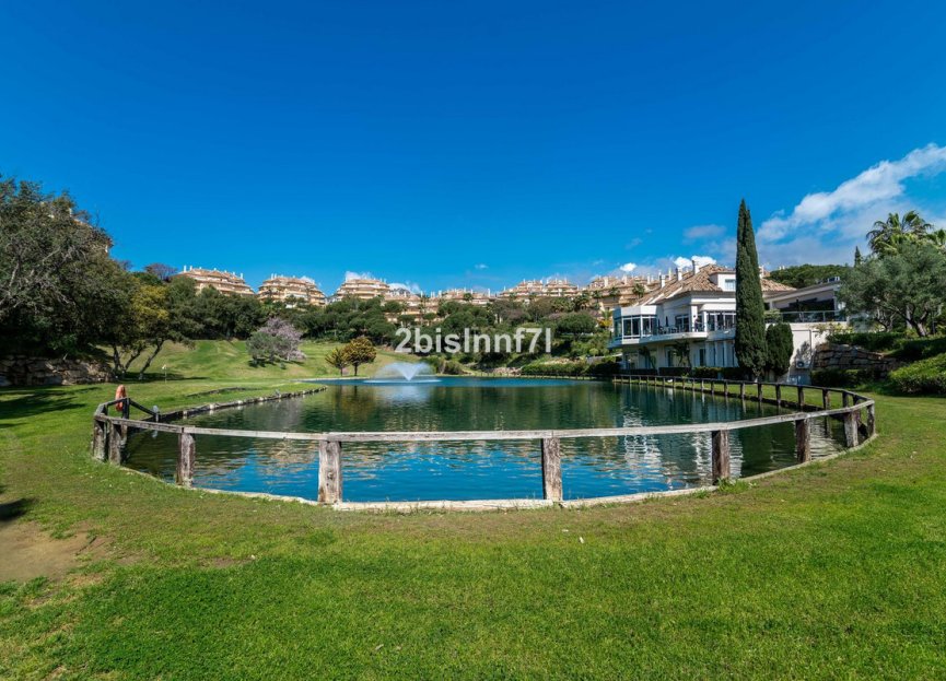 Resale - Apartment - Middle Floor Apartment - Marbella - Elviria