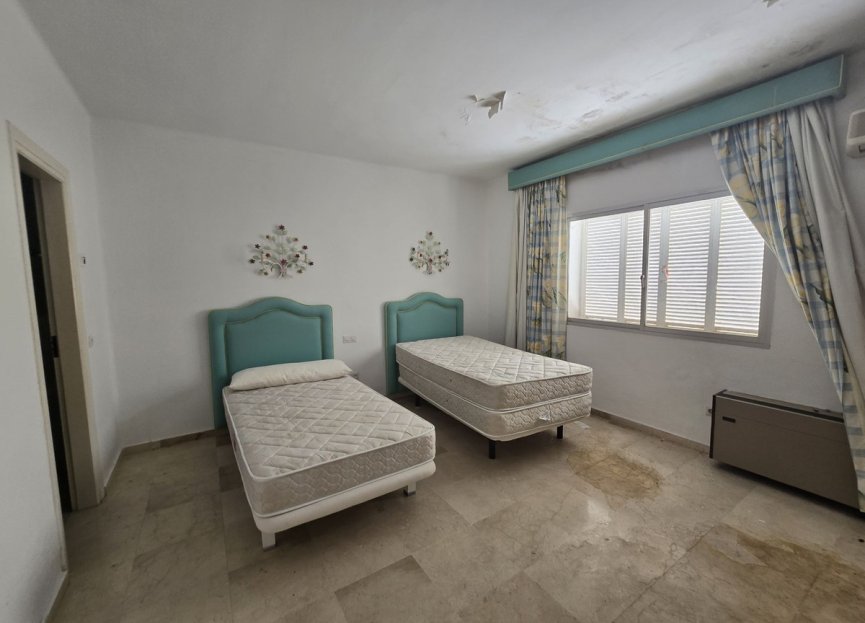 Resale - House - Detached Villa - Marbella - Marbella Centro