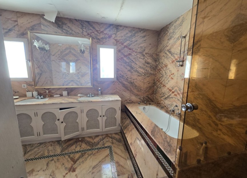 Resale - House - Detached Villa - Marbella - Marbella Centro