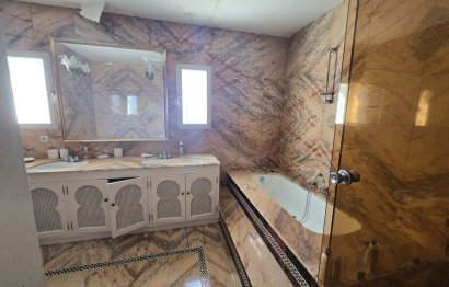 Resale - House - Detached Villa - Marbella - Marbella Centro