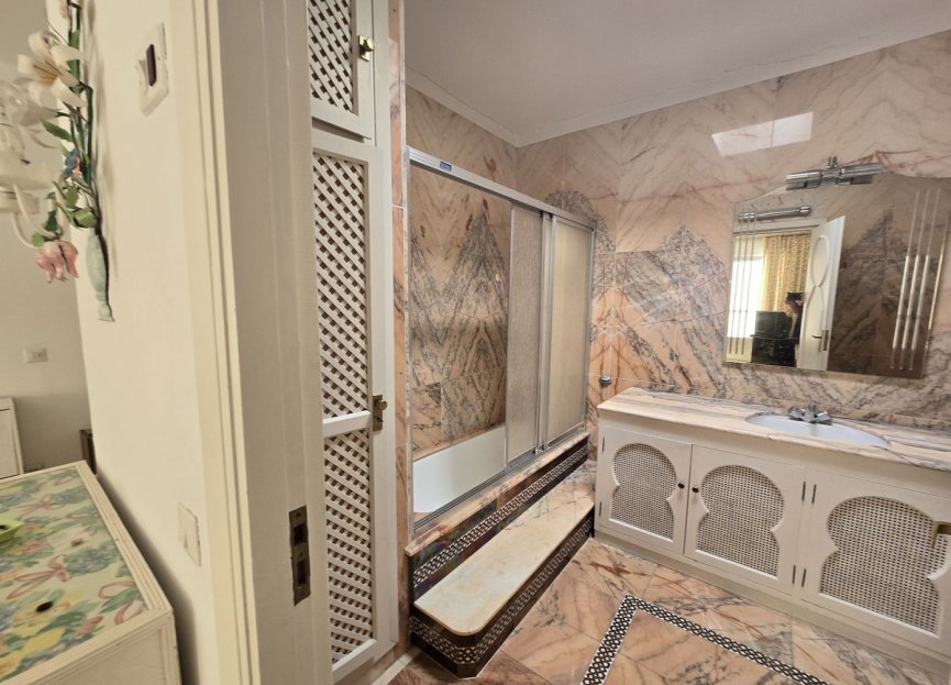 Resale - House - Detached Villa - Marbella - Marbella Centro