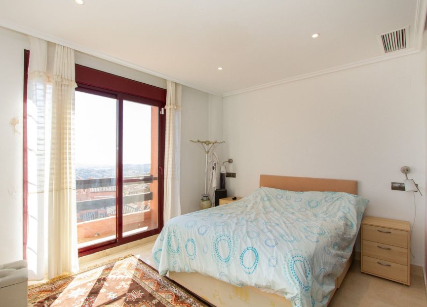 Resale - Apartment - Penthouse - Marbella - La Mairena