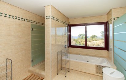 Resale - Apartment - Penthouse - Marbella - La Mairena