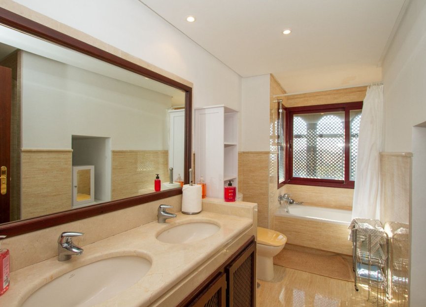 Resale - Apartment - Penthouse - Marbella - La Mairena