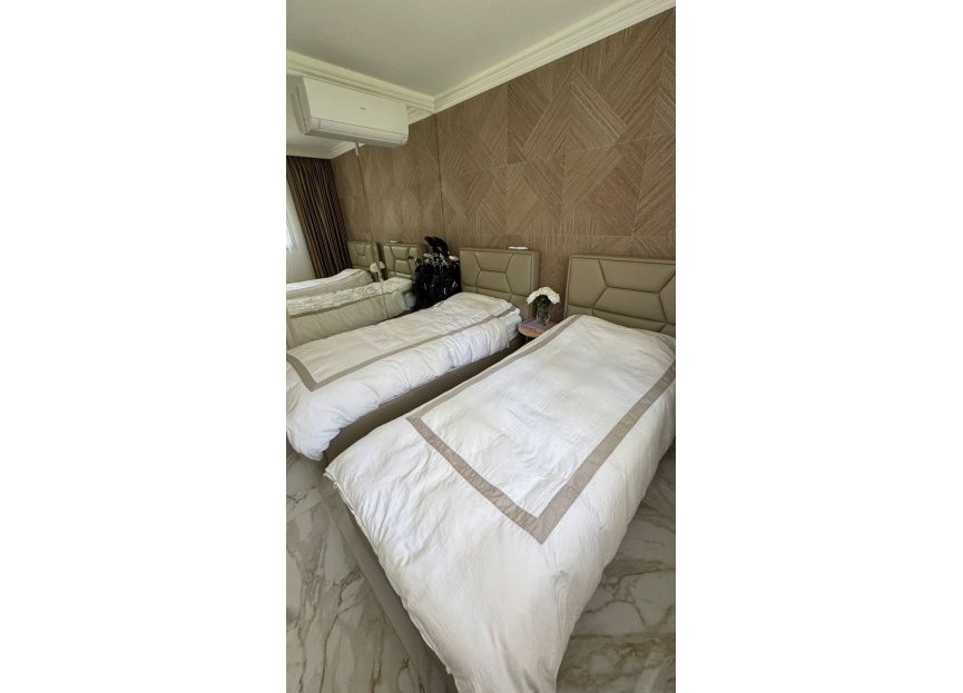 Resale - Apartment - Middle Floor Apartment - Marbella - The Golden Mile