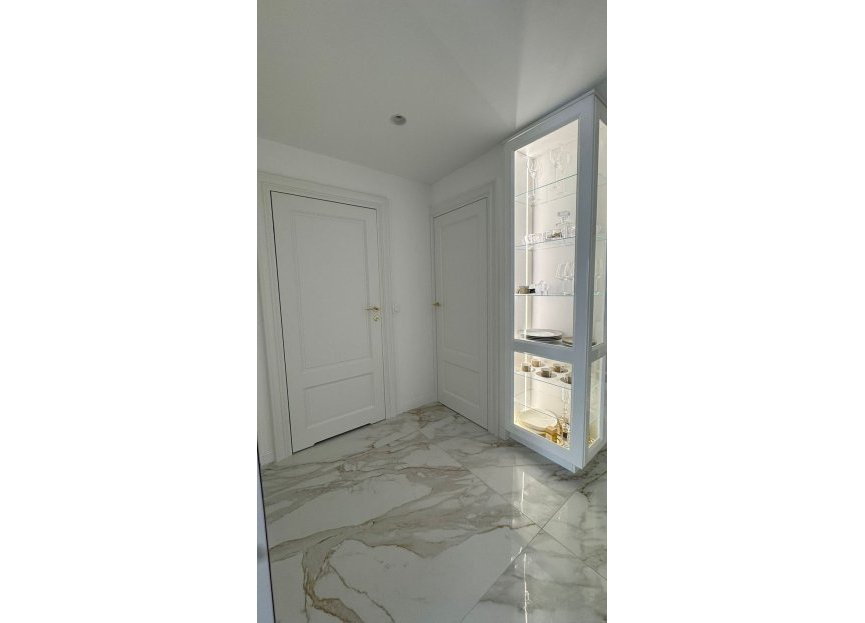 Resale - Apartment - Middle Floor Apartment - Marbella - The Golden Mile