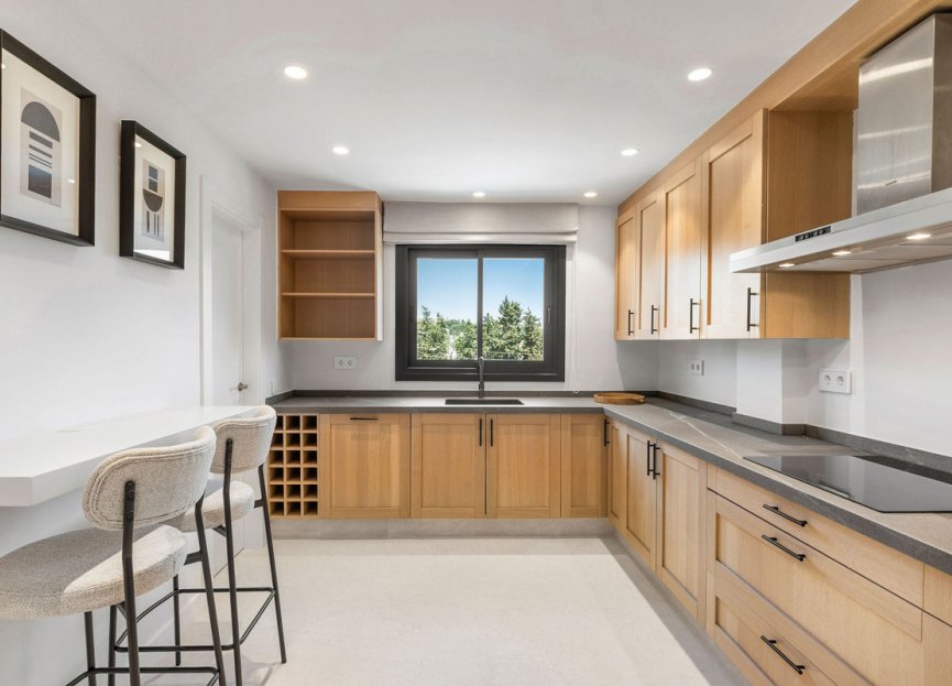 Resale - House - Townhouse - Marbella - Nueva Andalucia