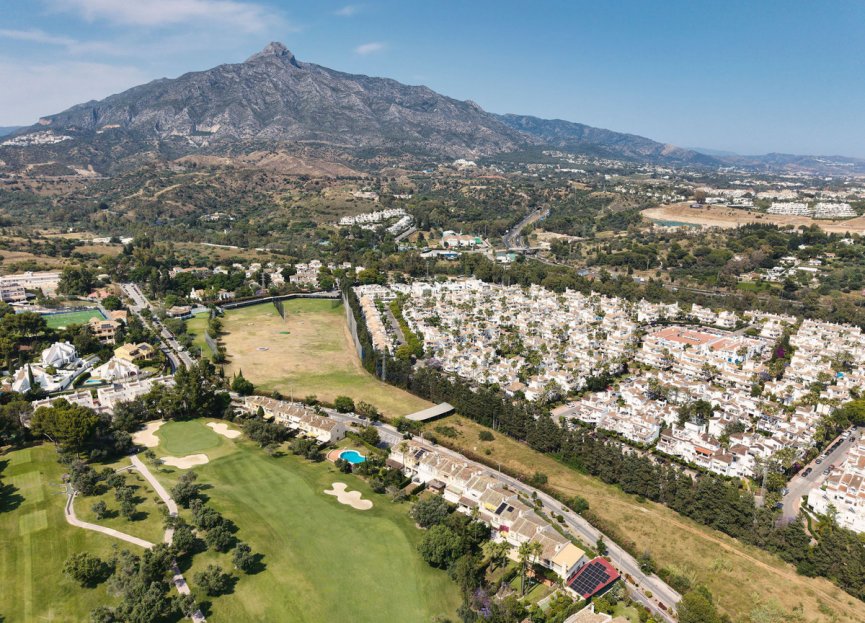 Resale - House - Townhouse - Marbella - Nueva Andalucia