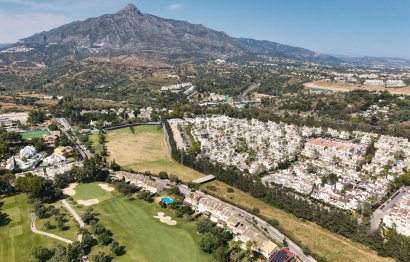 Resale - House - Townhouse - Marbella - Nueva Andalucia