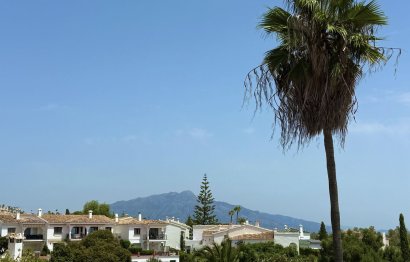 Resale - Apartment - Middle Floor Apartment - Benahavís - Benahavís Centro