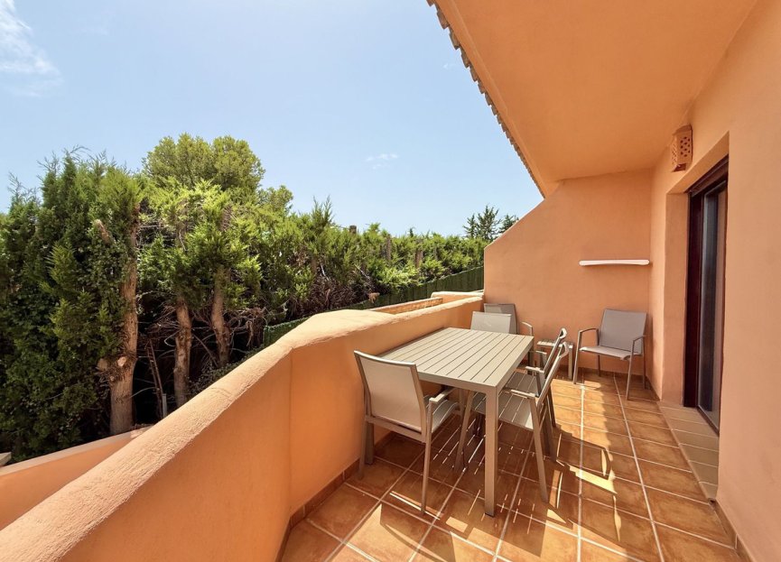 Resale - Apartment - Middle Floor Apartment - Benahavís - Benahavís Centro