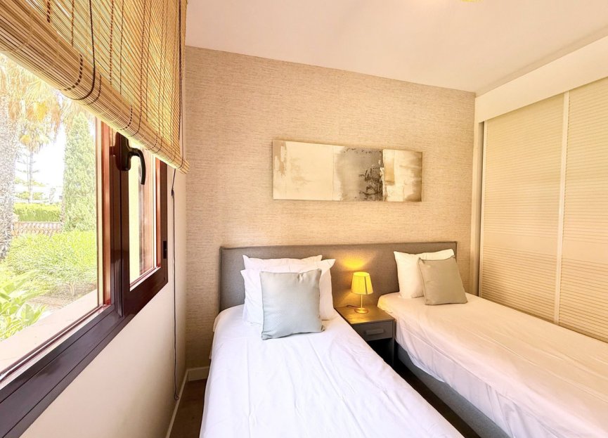 Resale - Apartment - Middle Floor Apartment - Benahavís - Benahavís Centro