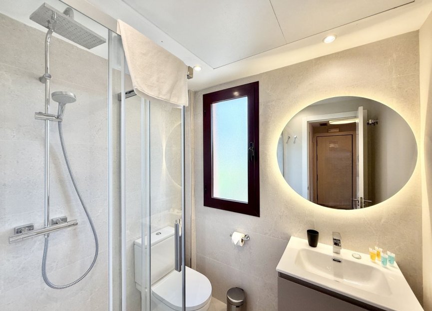 Resale - Apartment - Middle Floor Apartment - Benahavís - Benahavís Centro