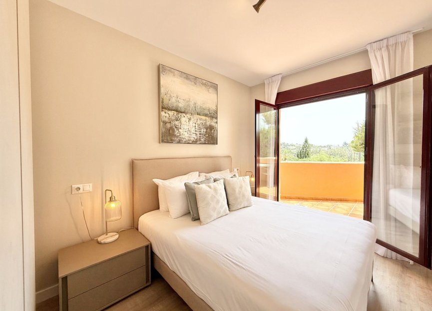 Resale - Apartment - Middle Floor Apartment - Benahavís - Benahavís Centro