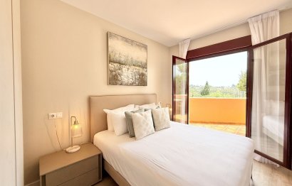 Resale - Apartment - Middle Floor Apartment - Benahavís - Benahavís Centro