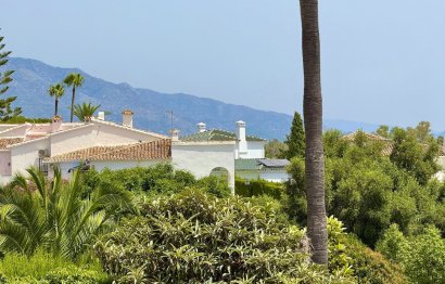 Resale - Apartment - Middle Floor Apartment - Benahavís - Benahavís Centro