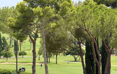 Resale - Apartment - Middle Floor Apartment - Benahavís - Benahavís Centro