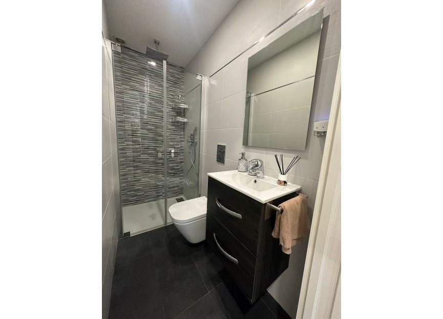 Resale - Apartment - Middle Floor Apartment - Marbella - Nueva Andalucia