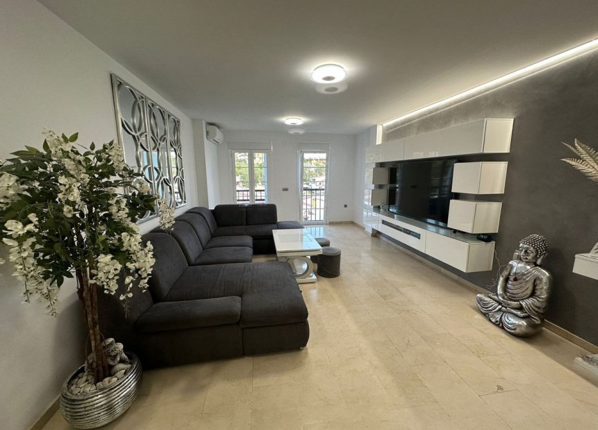 Resale - Apartment - Middle Floor Apartment - Marbella - Nueva Andalucia