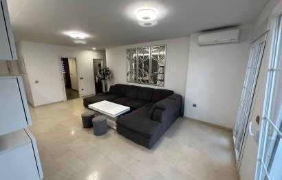 Resale - Apartment - Middle Floor Apartment - Marbella - Nueva Andalucia