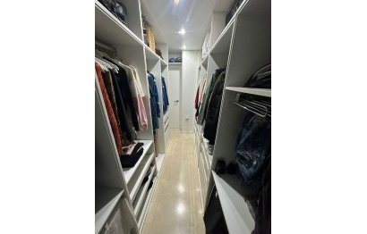 Resale - Apartment - Middle Floor Apartment - Marbella - Nueva Andalucia