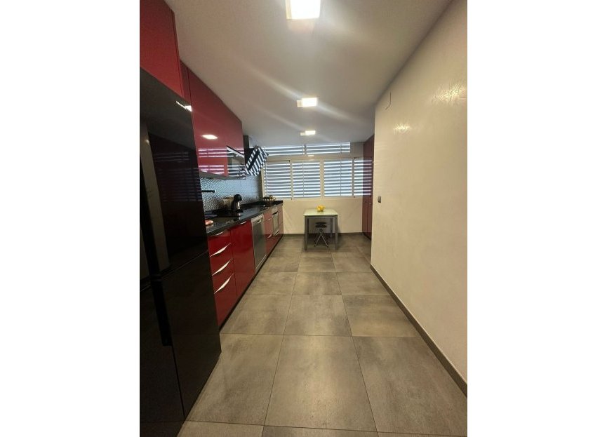 Resale - Apartment - Middle Floor Apartment - Marbella - Nueva Andalucia