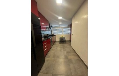 Resale - Apartment - Middle Floor Apartment - Marbella - Nueva Andalucia