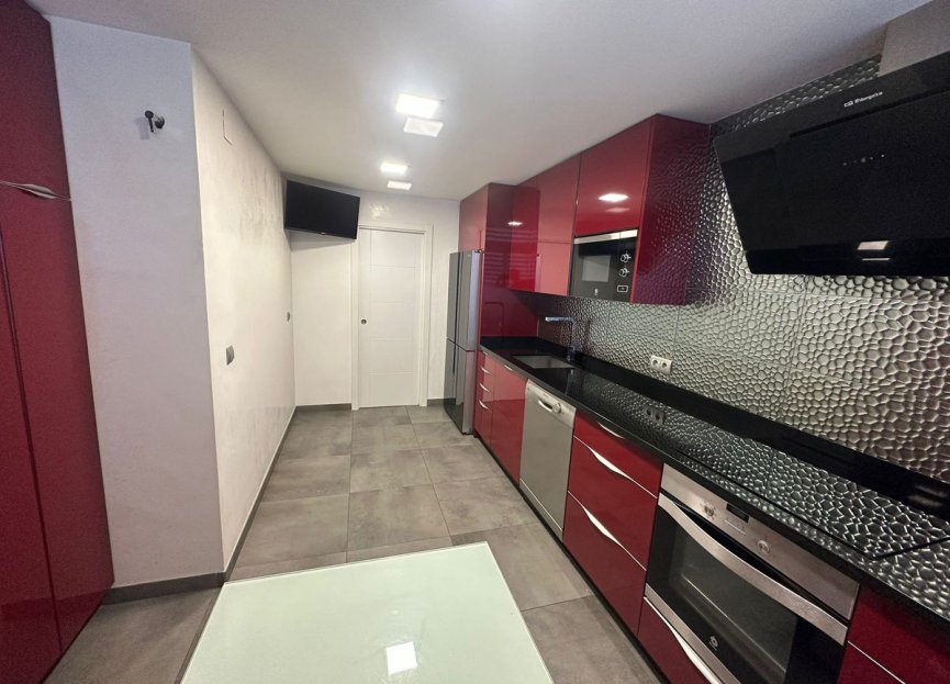 Resale - Apartment - Middle Floor Apartment - Marbella - Nueva Andalucia