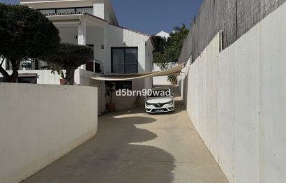 Resale - House - Detached Villa - Estepona - Estepona Centro