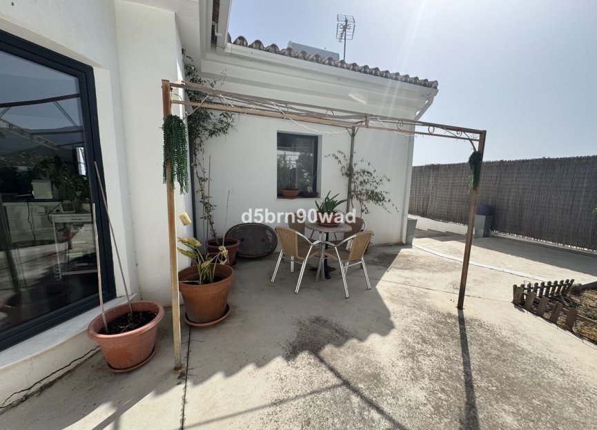 Resale - House - Detached Villa - Estepona - Estepona Centro