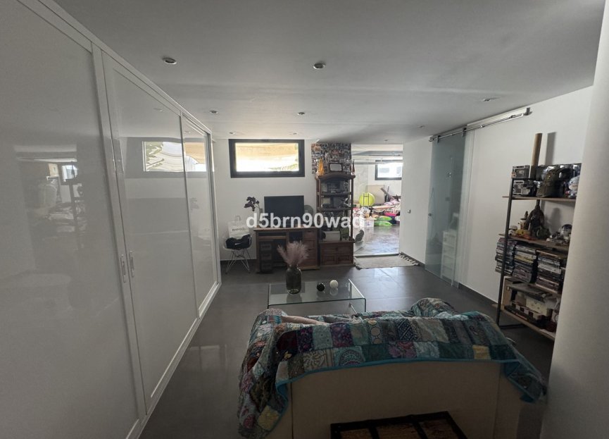 Resale - House - Detached Villa - Estepona - Estepona Centro