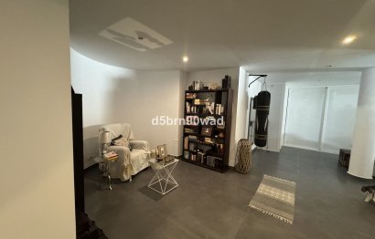 Resale - House - Detached Villa - Estepona - Estepona Centro